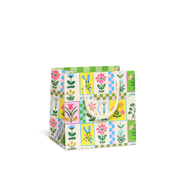 Retro Flower gift bags: Medium