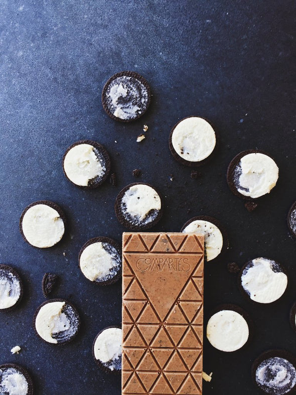 Cookies & Cream Chocolate Bar